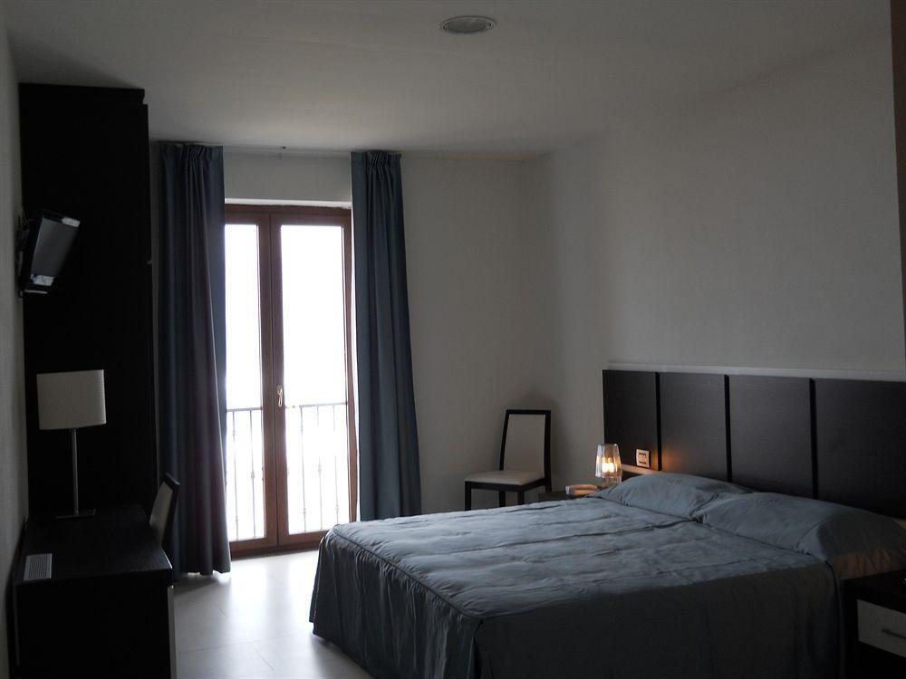 Buddi Hotel Platamona Exterior photo