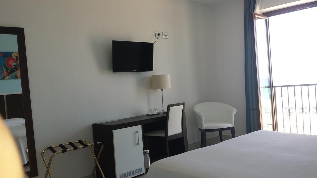 Buddi Hotel Platamona Exterior photo