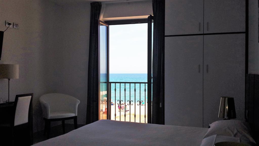 Buddi Hotel Platamona Exterior photo